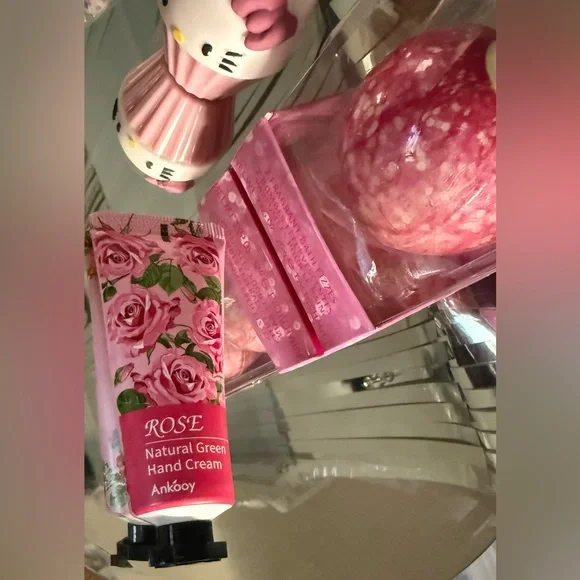 Pink Brittney Spears Bath Bomb Set Rose Hand Cream Kitty Lip Balm Beauty Bundle - Picture 2 of 4